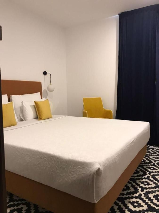 145 Townhouse Otel Ílhavo Dış mekan fotoğraf